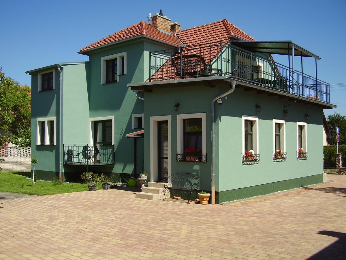 Penzion Večerka Lednice Exterior foto